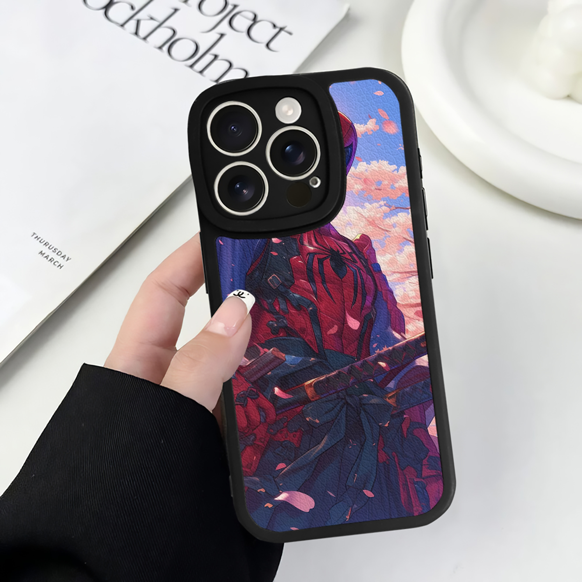 Spider Man スパイダーマン 【iPhone 16シリーズ対応】シリコンスマホケース（レザー調） 材質：シリコン